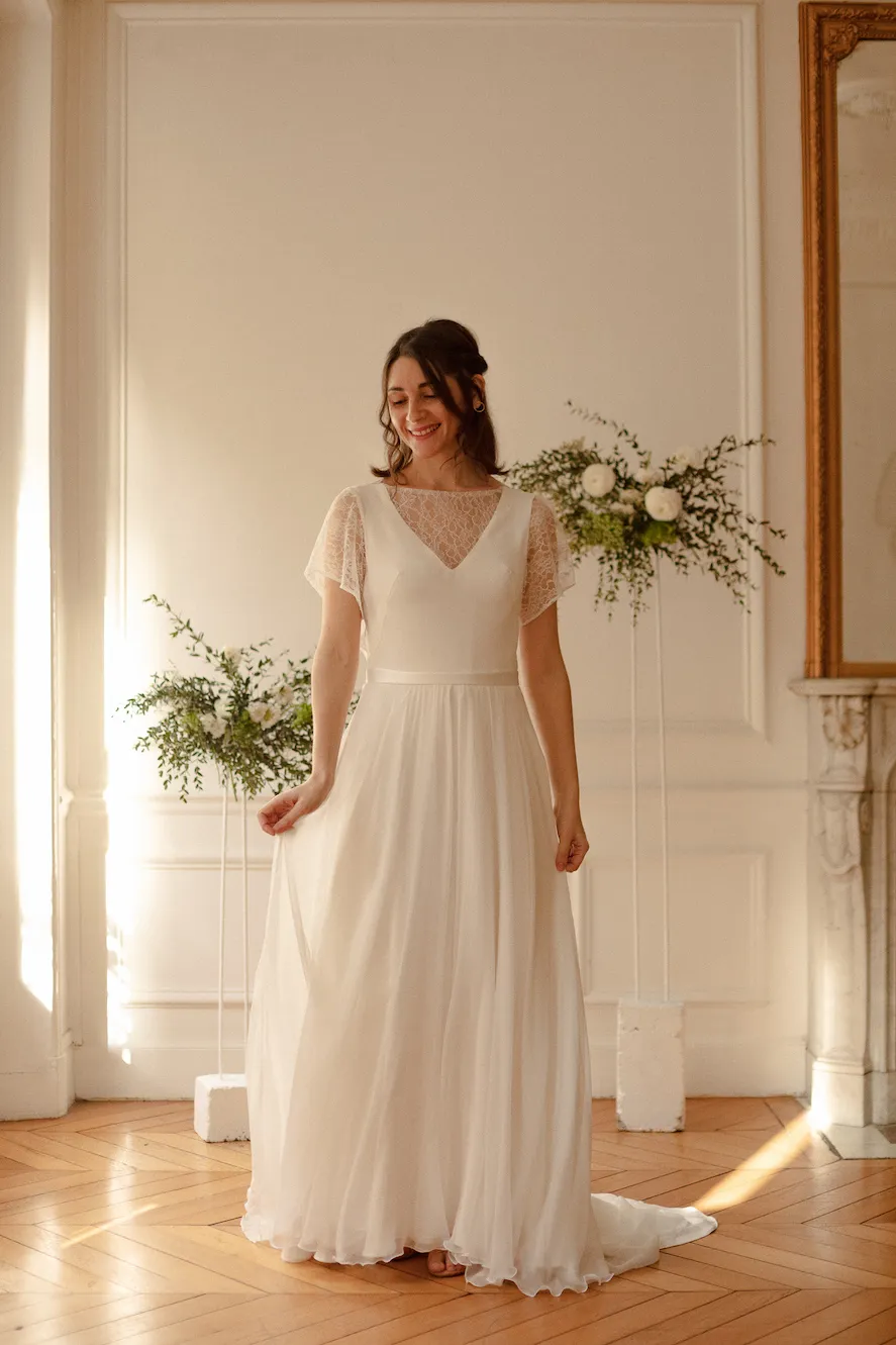 Product image of Moon, les tops de la robe de mariée