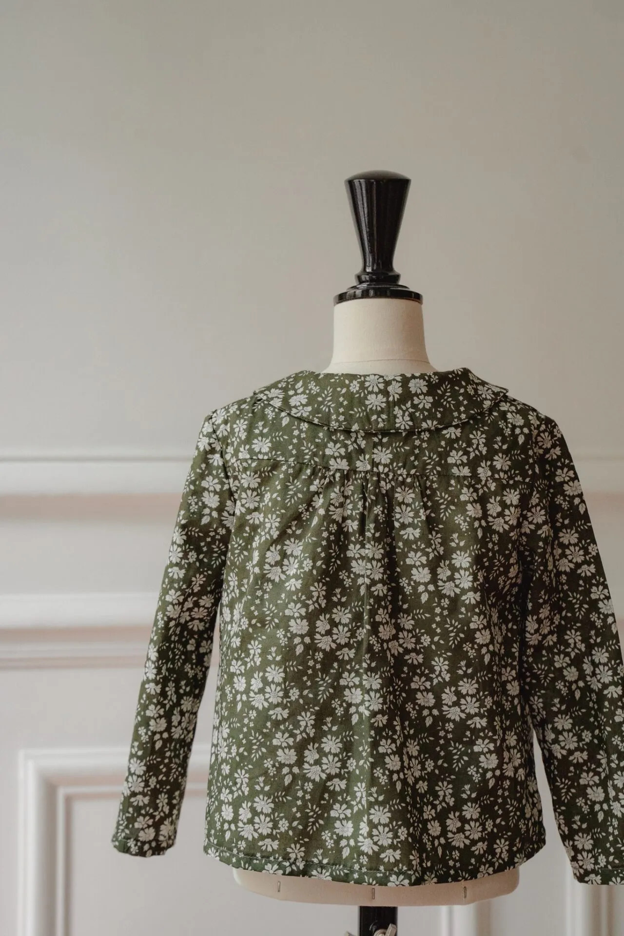 Product image of Jade (Mini) – la blouse pour débuter