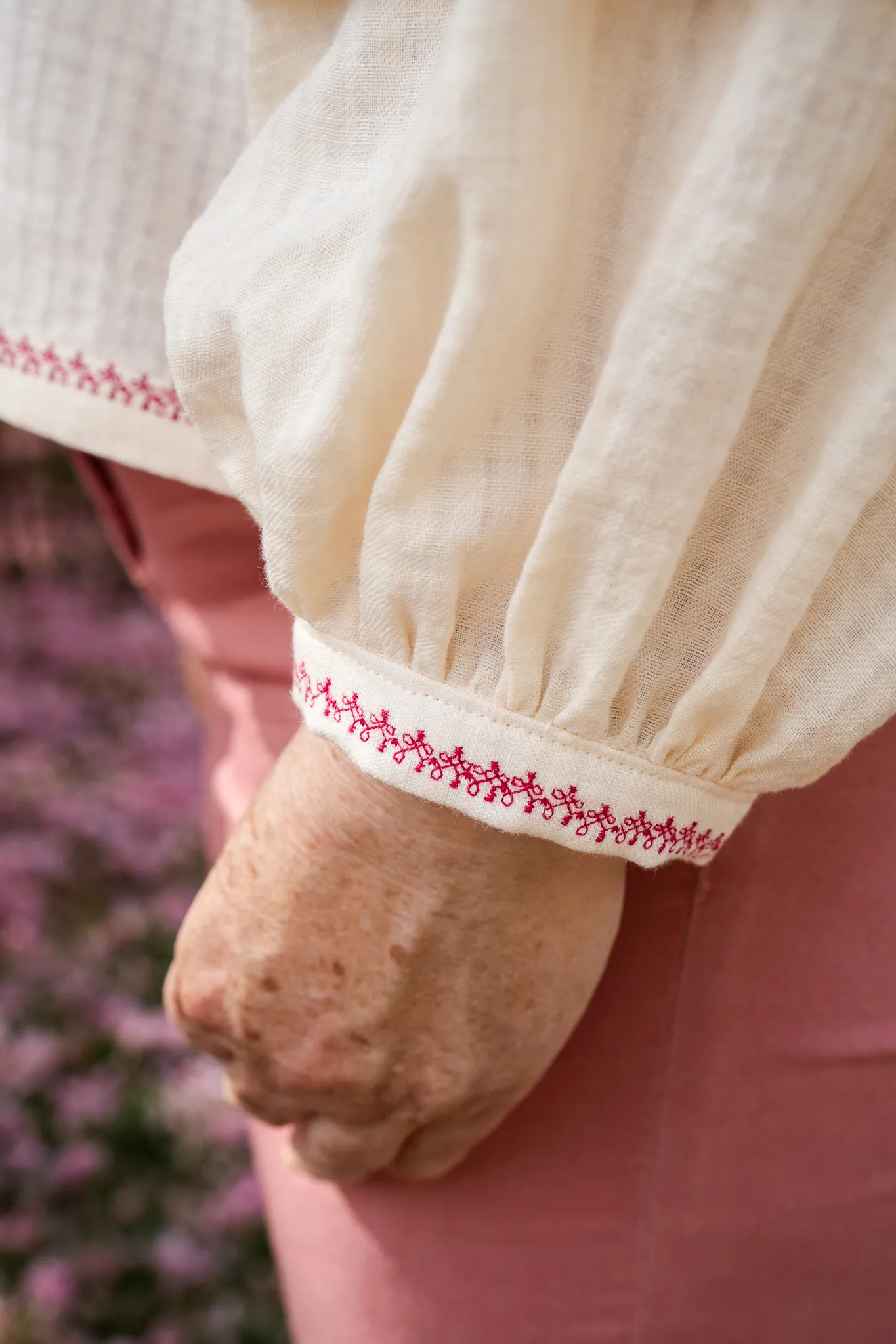 Product image of Maxine, la blouse à plis « religieuse »