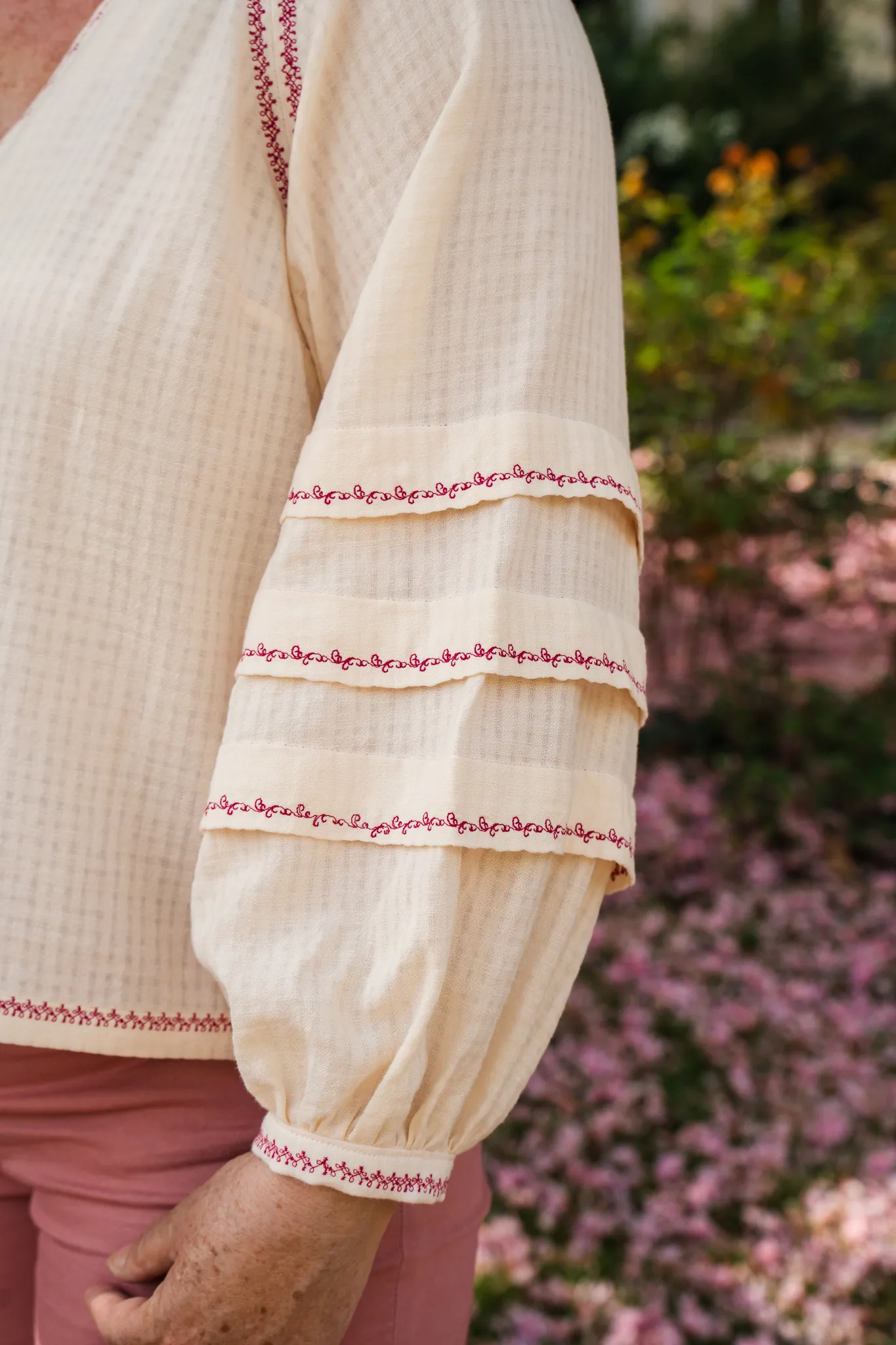 Product image of Maxine, la blouse à plis « religieuse »